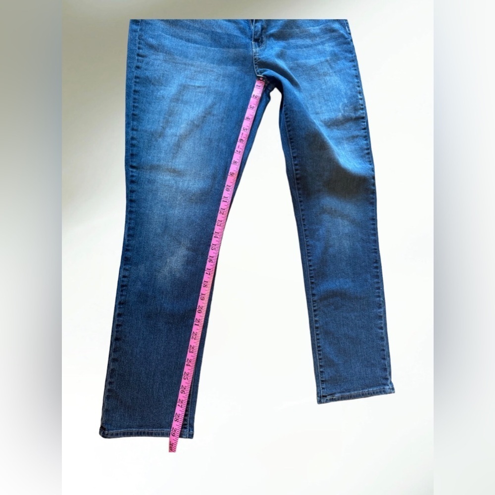 Signature by Levi Strauss & Co Women Slim Straight Jeans Size 32x32 - Picture 10 of 13